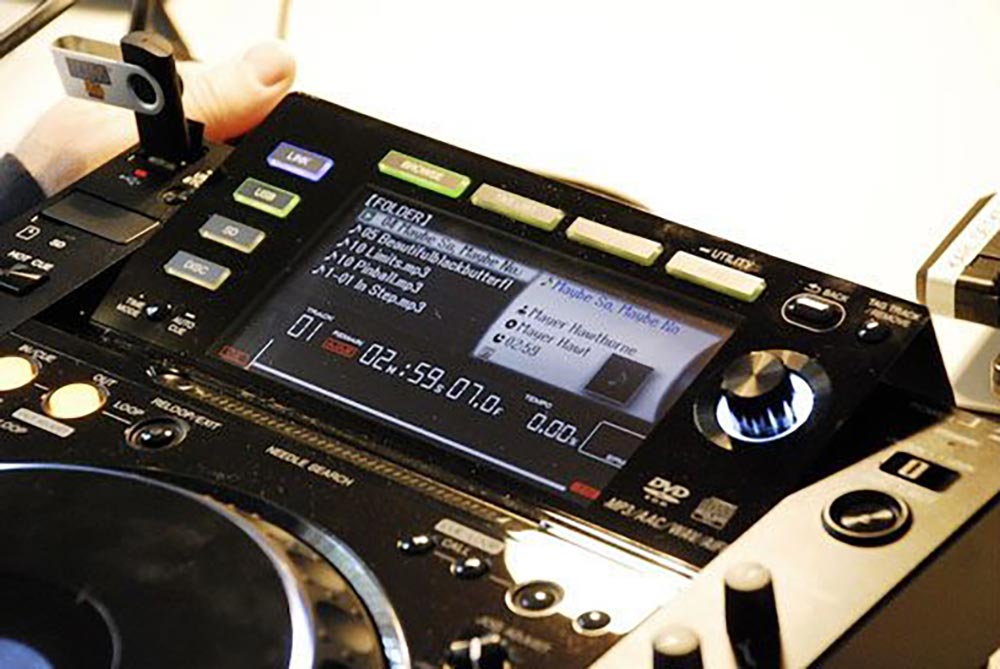 Pioneer CDJ 2000 Top